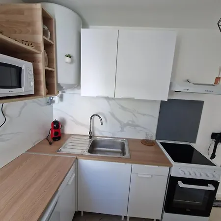 Lejlighed Petite Maison De *